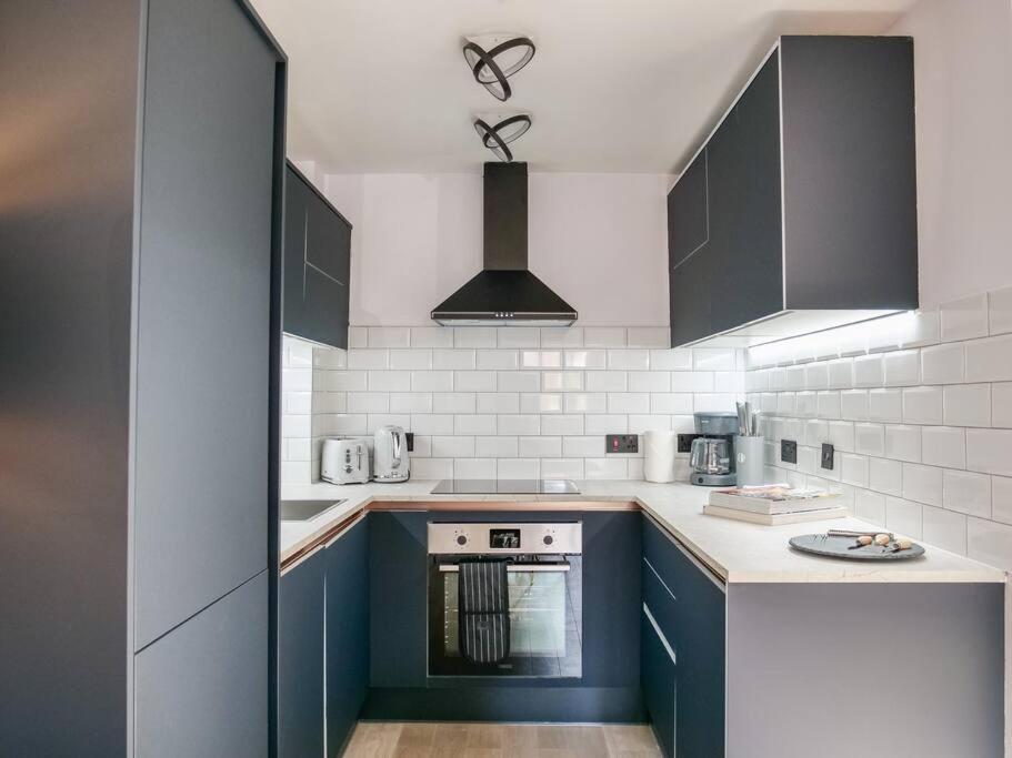 Stylish Retreat For Your Short Getaway London Exterior photo
